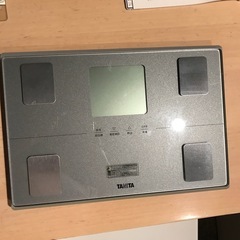 【TANITA】デジタル体重計の画像