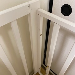 カトージ ベビーベッド 白の画像