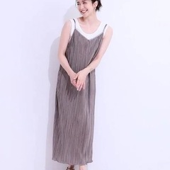 GLACIER 光沢プリーツ ロングワンピースの画像