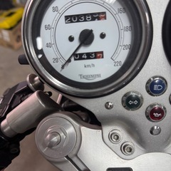 現車確認可　値下げ中　トライアンフ　スラクストン900の画像