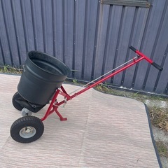 バロネス 焼砂・肥料手押し式散布機 MS25A スプレッダー　