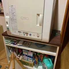 【お値下げいたしました‼️】DE-N55FX 除湿型電気衣類乾燥機　HITACHI 2007年製　& 置き台の画像