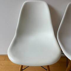 イームズチェアのリプロダクト品の画像