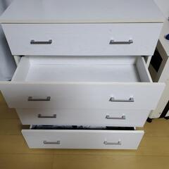 白の木目調　チェスト？　タンス？の画像