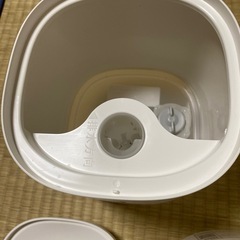 楽に給水できるアロマオイル対応加湿器(超音波式 HM01 NC ホワイト)の画像