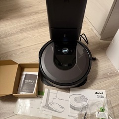 お掃除ロボット　ルンバi7+  交換用付属品と説明書付き