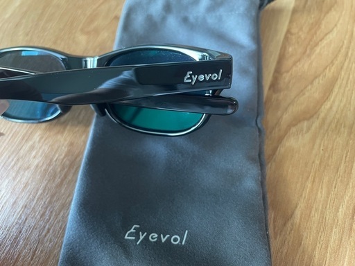 未使用品　
eyevol サングラス