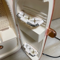 【500円】コスメクーラー　小型冷蔵庫の画像