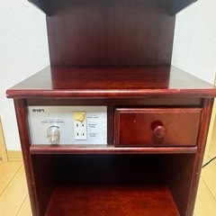 ホテルの様な オールドカリモクのベッドサイドテーブル