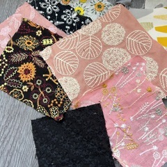 刺繍生地はぎれ①の画像