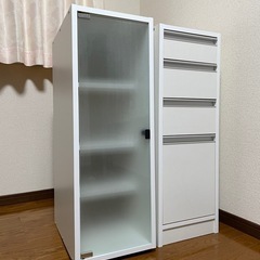 スリム収納棚の画像