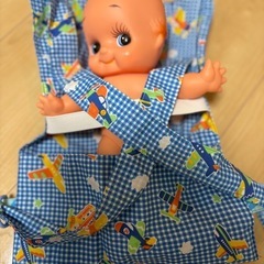 手作りおんぶ紐付きキューピーちゃんの画像