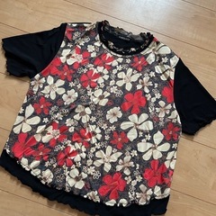 ⭐︎花柄伸縮性のある半袖カットソーM〜L（ミセス）