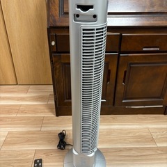 山善タワースリムファン扇風機　リモコン付きの画像