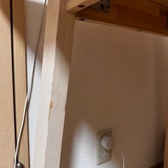 IKEAのダイニングテーブルと長椅子の画像