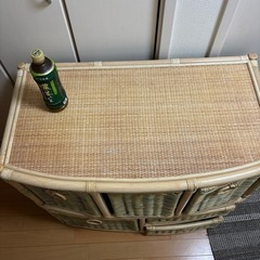 籐の物入れの画像
