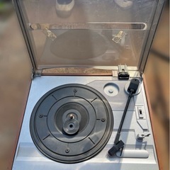 ラジオ付レコードプレーヤージャンク品の画像