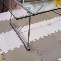 ガラステーブルの画像