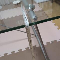 ガラステーブルの画像