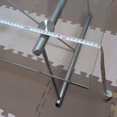 ガラステーブルの画像