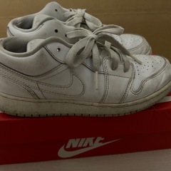 NIKEレディーススニーカー23.0の画像