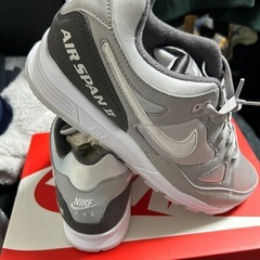 新品‼️NIKE、エアースパンII‼️シルバー 1 1インチの画像