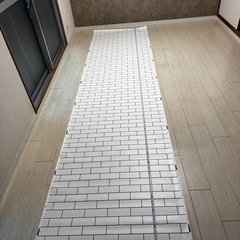 サンゲツ　壁紙　　　白タイル　2本セットの画像