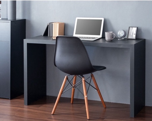 スタイリッシュ　黒テーブル