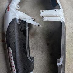 VFR400 リヤカウル
希少部品
破損あり
部品取り 加工などに
よろしくお願いします。の画像