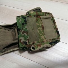 迷彩柄ウエストバッグの画像