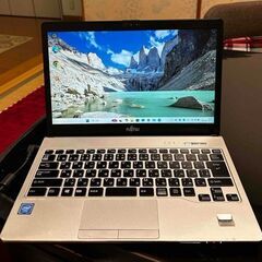 富士通 モバイルノート 13.3インチ Win11 SSD メモ...