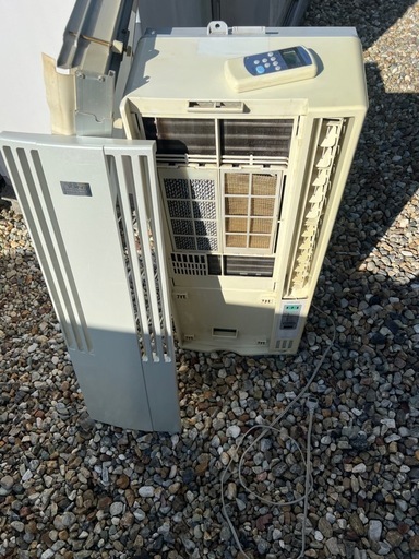 コロナ製‼️窓用クーラー　エアコン　大型1.8kw‼️キンキンに冷えます‼️リモコン付き‼️動作確認済み　清掃済み‼️