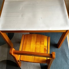 キッズ　デスク、チェアセットの画像