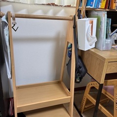 幼児小学生用ハンガーラックの画像