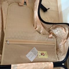 子どもが乗れるキャリーケース スーツケース Mサイズの画像