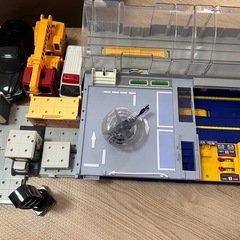 【お近くまでお届けします】トミカステーション（その他おまけ付き）