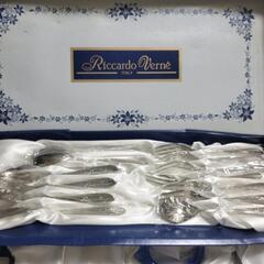🍴新品未使用のイタリアデザイナーリカルド・ベルネのカトラリー19点セットの画像