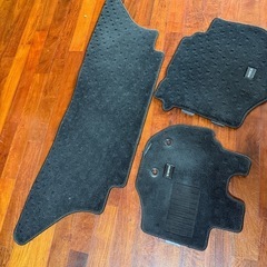 ハイエース　フロアマットの画像