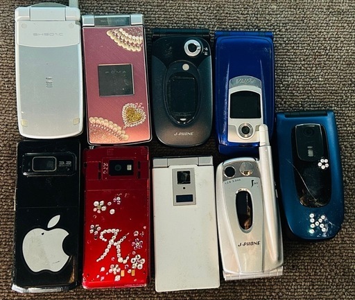 ぽ*け様 折りたたみ式携帯電話セット45台スマホ３台　ジャンク品 携帯電話 ガラケー まとめ 9台 動作未確認ジャンク品中古品