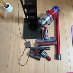 Dyson 掃除機　9台まとめて売ります　ジャンク商品。 Dyson 掃除機 9台まとめて売ります ジャンク商品。 掃除機