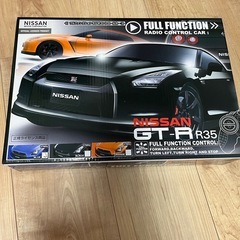値下げ！未開封！Nissan GT-R R35 フルファンクションRCカー　ニッサン車の画像