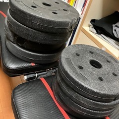 トレーニングベンチ&ダンベルセットの画像