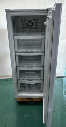 中古】Haier 電気冷凍庫 家電 2016年製 割れ有り【IG039BNE1F001