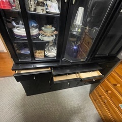 お譲りします！　書籍・食器など収納棚の画像