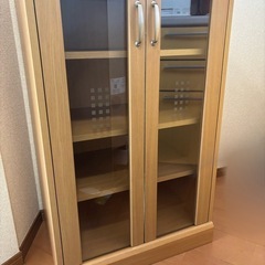 食器棚の画像