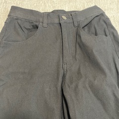 ストレートパンツ 黒 Sサイズの画像