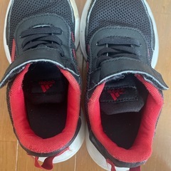 adidasシューズ18.0の画像
