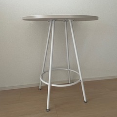 半円カフェテーブルの画像