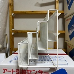 ニトリ　スチールラック　本棚　雑誌入れの画像