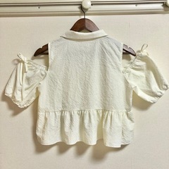 【美品】オフショルブラウスの画像